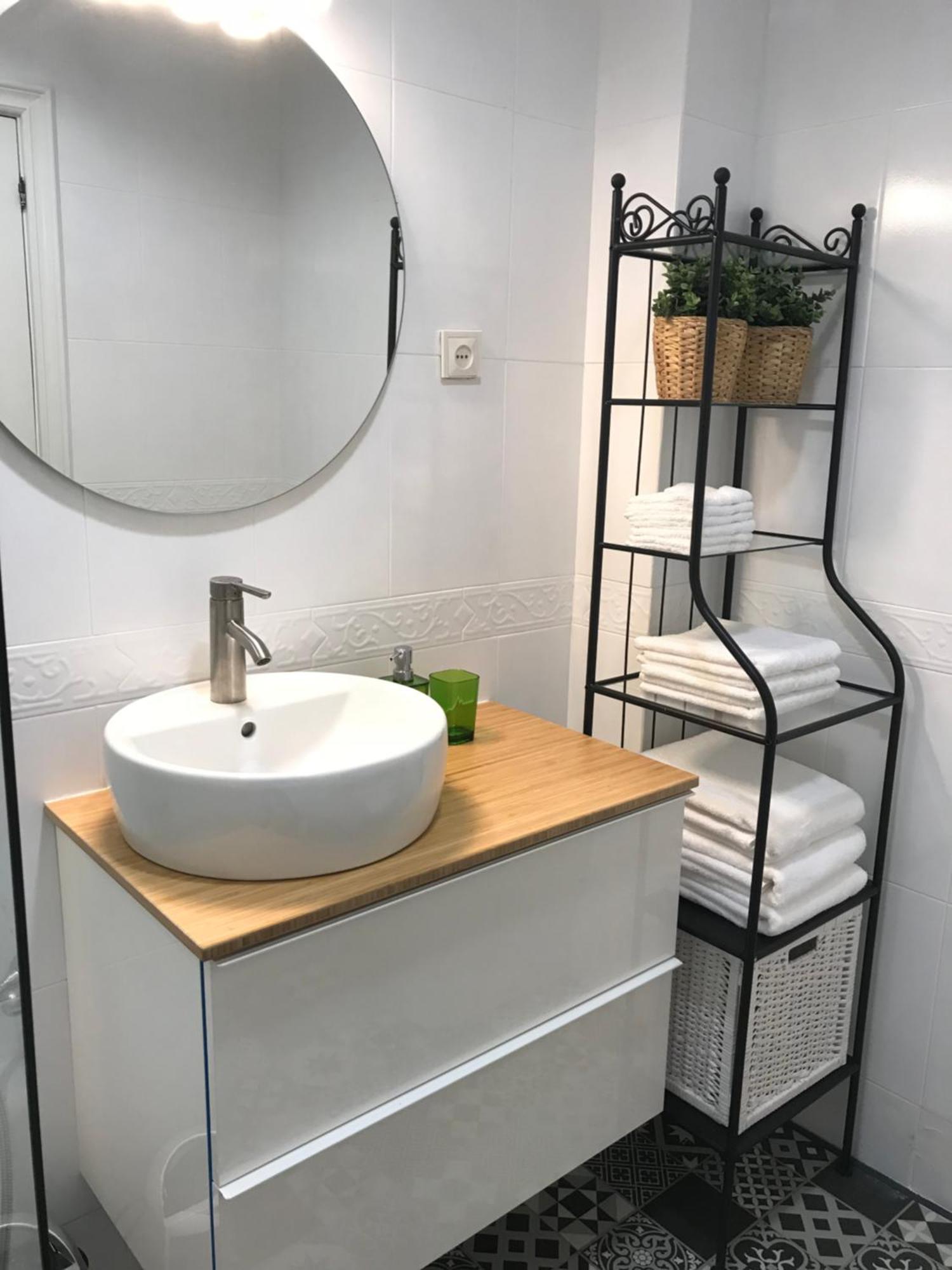 Appartamento Fika Flat Casco Viejo Parking 15Euro X Dia Bilbao Esterno foto